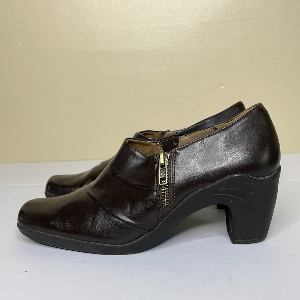 AEROSOLES Shoe Bootie Brown Vegan Leather BUZZ SAW Cushioned Insole Comfort 9M